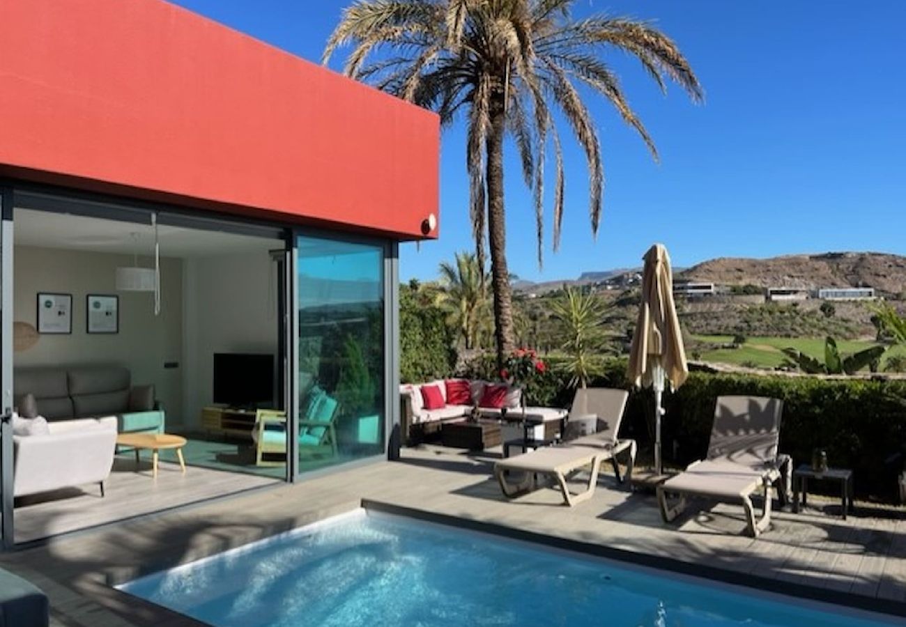 Villa in Maspalomas - Villa with private pool Salobre Villas Tabaibas 