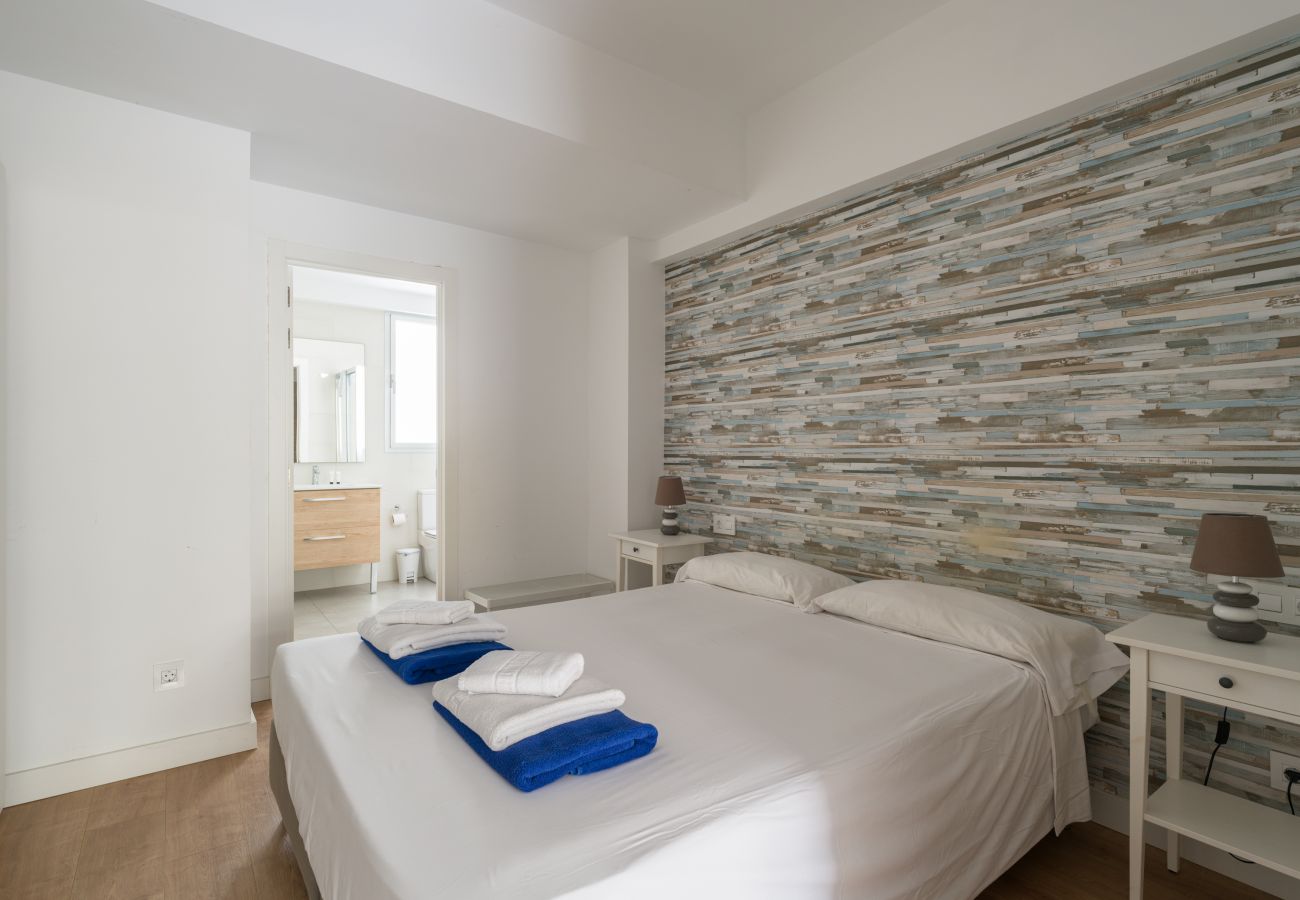 Apartment in Las Palmas de Gran Canaria - Ferreras Suites Las Canteras III