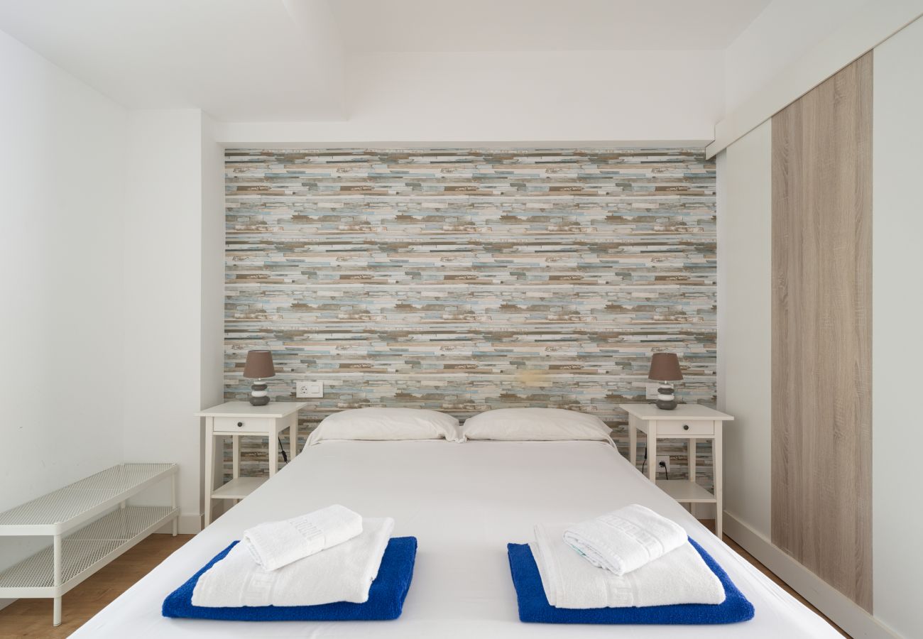 Apartment in Las Palmas de Gran Canaria - Ferreras Suites Las Canteras III
